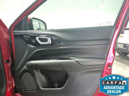 Used 2023 Jeep Compass Limited AWD/4WD image 23