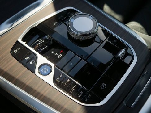 New 2026 BMW X5 xDrive50e w/ Executive Package image 12