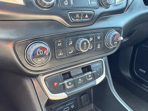 Used 2022 GMC Terrain Denali AWD/4WD image 28