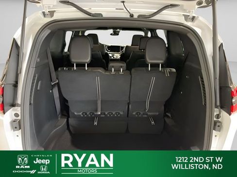 New 2026 Chrysler Pacifica Select AWD/4WD image 14
