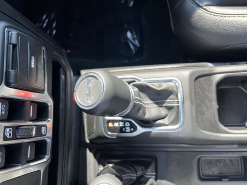 Used 2019 Jeep Wrangler Unlimited Sahara w/ Quick Order Package 24M Moab image 22