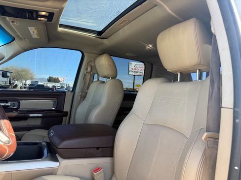 Used 2016 RAM 3500 Laramie w/ Convenience Group AWD/4WD image 18