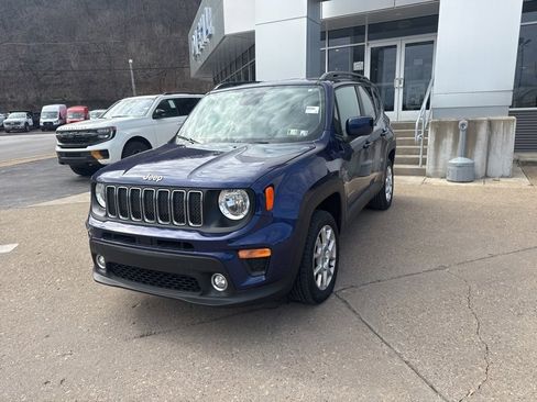 Used 2020 Jeep Renegade Latitude w/ Cold Weather Group image 3