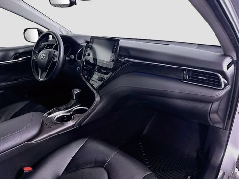 Used 2021 Toyota Camry XLE w/ Navigation Package FWD image 20