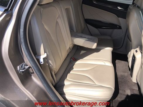 Used 2018 Lincoln MKC Reserve w/ Lincoln MKC Climate Package FWD image 20