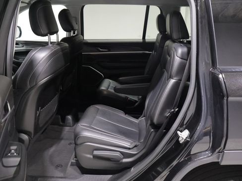 Used 2021 Jeep Grand Cherokee L Limited AWD/4WD image 16