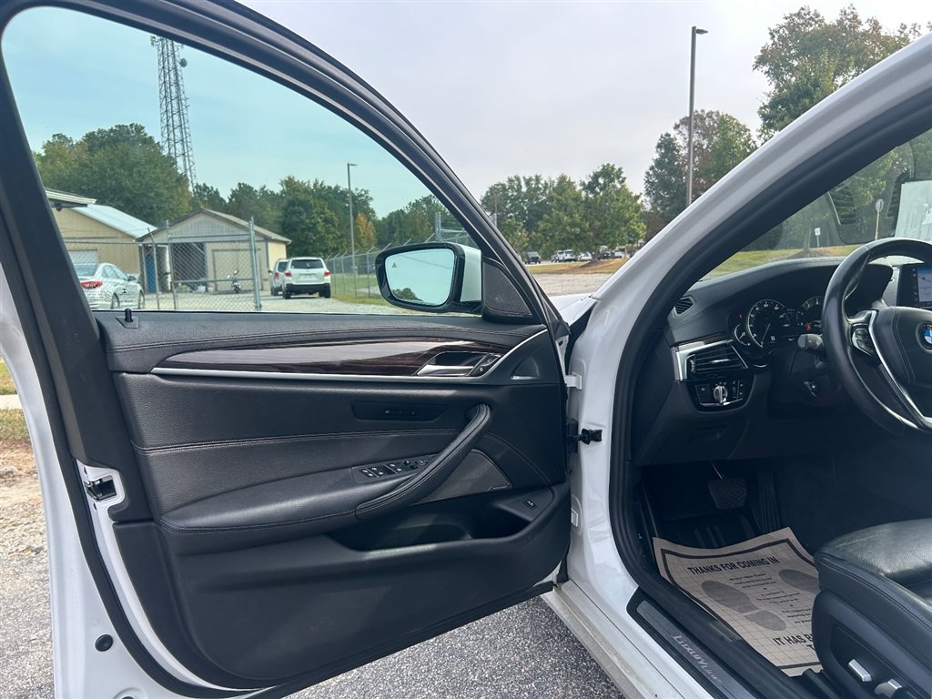 Used 2017 BMW 530i RWD image 11