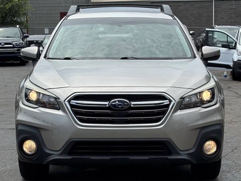 Used 2018 Subaru Outback 2.5i Limited w/ Popular Package #2 AWD/4WD image 3