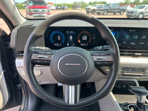 Used 2025 Hyundai Kona SEL AWD/4WD image 14