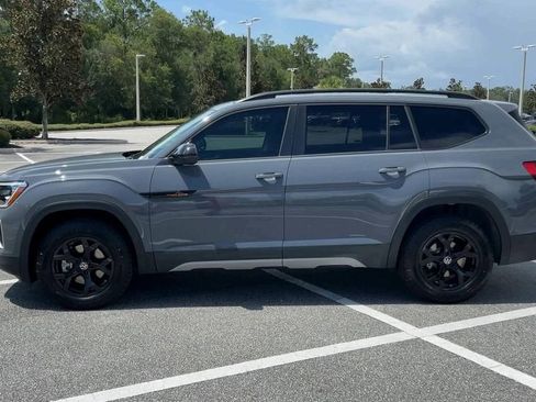 New 2025 Volkswagen Atlas Peak Edition SE image 5
