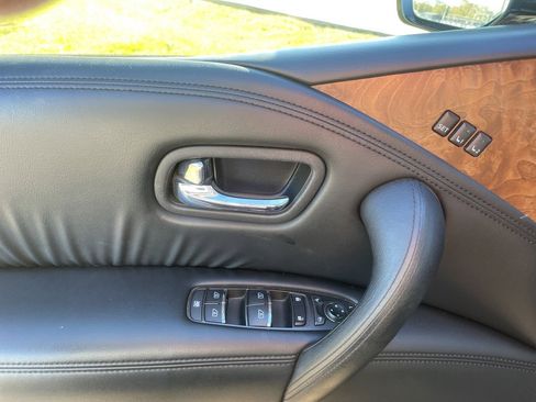 Used 2022 Nissan Armada SL w/ Captain's Chairs Package image 18