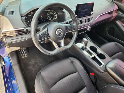 Used 2019 Nissan Altima 2.5 S FWD image 2