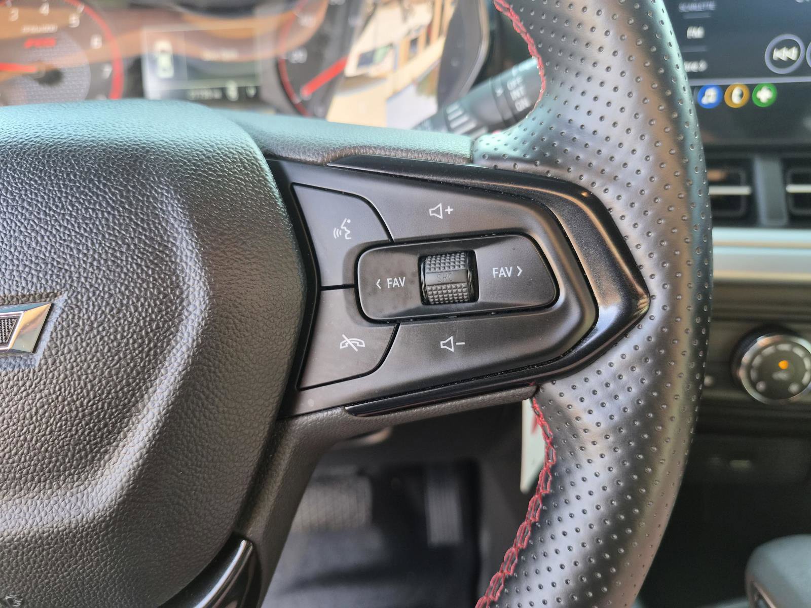 Used 2025 Chevrolet Trax RS w/ Driver Confidence Package FWD image 26