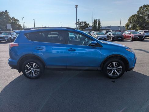 Used 2017 Toyota RAV4 XLE w/ Plus Special Value Package AWD/4WD image 6