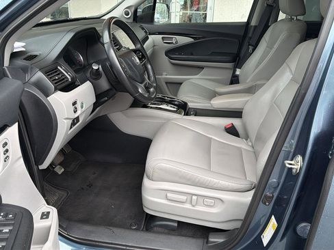 Used 2020 Honda Pilot Touring image 10