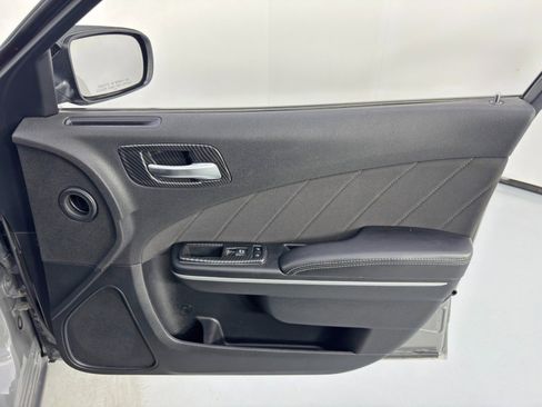 Used 2019 Dodge Charger SXT image 36