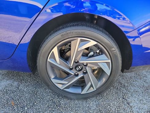 Used 2025 Hyundai Elantra Sport image 7