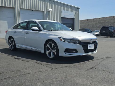 Used 2019 Honda Accord Touring image 1