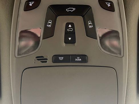 Used 2014 Toyota Sienna XLE FWD image 26