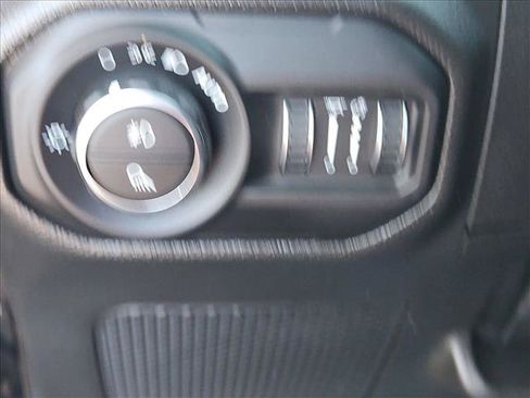 Used 2022 Jeep Gladiator Overland AWD/4WD image 15