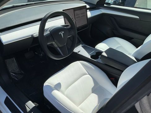 Used 2023 Tesla Model 3 Standard Range image 6