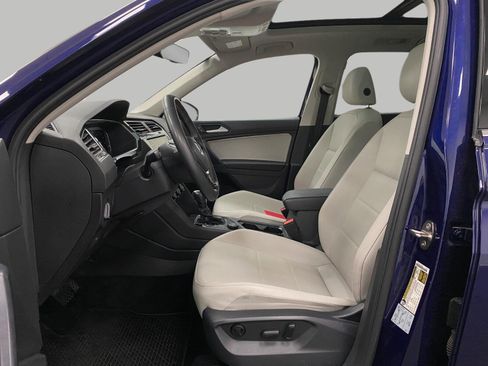 Used 2021 Volkswagen Tiguan SEL AWD/4WD image 29