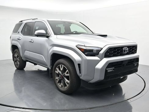 Used 2025 Toyota 4Runner TRD Sport Premium AWD/4WD image 2