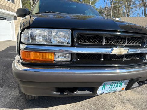 Used 2001 Chevrolet S10 Pickup LS image 7