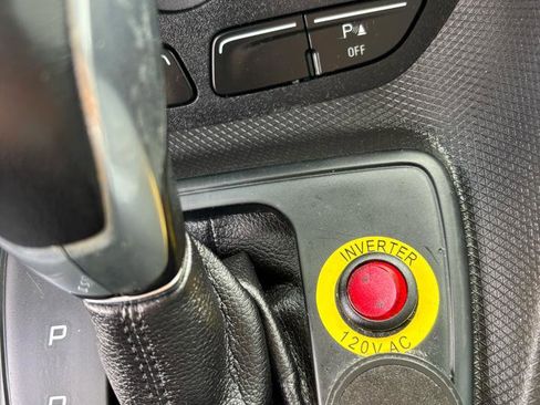 Used 2017 Ford Transit Connect XL image 15