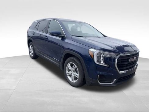 Used 2023 GMC Terrain SLE image 8