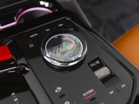 Used 2025 BMW M5 Touring w/ M Driver's Package image 24