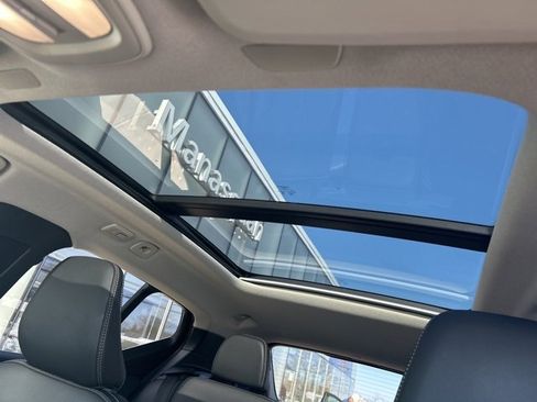 Certified 2025 Volvo XC40 B5 Core image 26