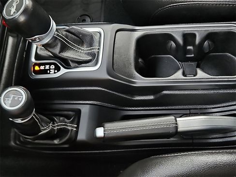 Used 2020 Jeep Wrangler Unlimited Sahara image 24