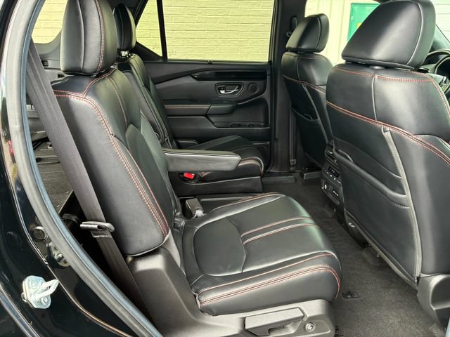 Used 2025 Honda Pilot TrailSport image 19