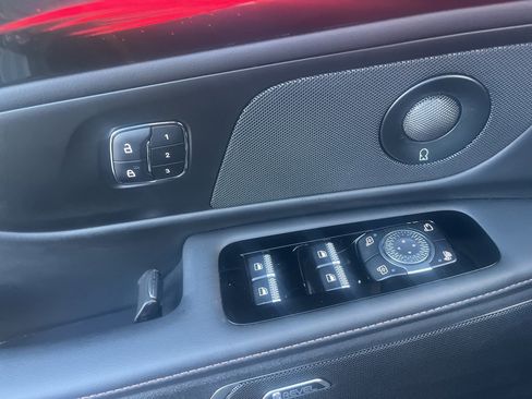 Used 2024 Lincoln Nautilus Reserve w/ Equipment Group 202A image 31