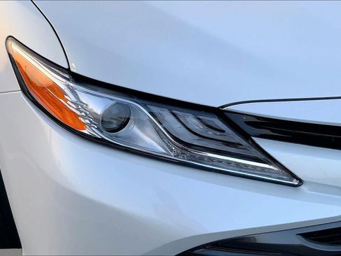 Used 2020 Toyota Camry XLE w/ Sunroof Package FWD image 25