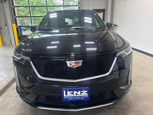 Used 2024 Cadillac XT6 Sport w/ Technology Package AWD/4WD image 3
