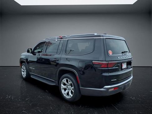 Used 2022 Jeep Wagoneer Series II AWD/4WD image 6