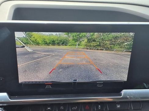 Used 2024 GMC Sierra 1500 SLT image 4