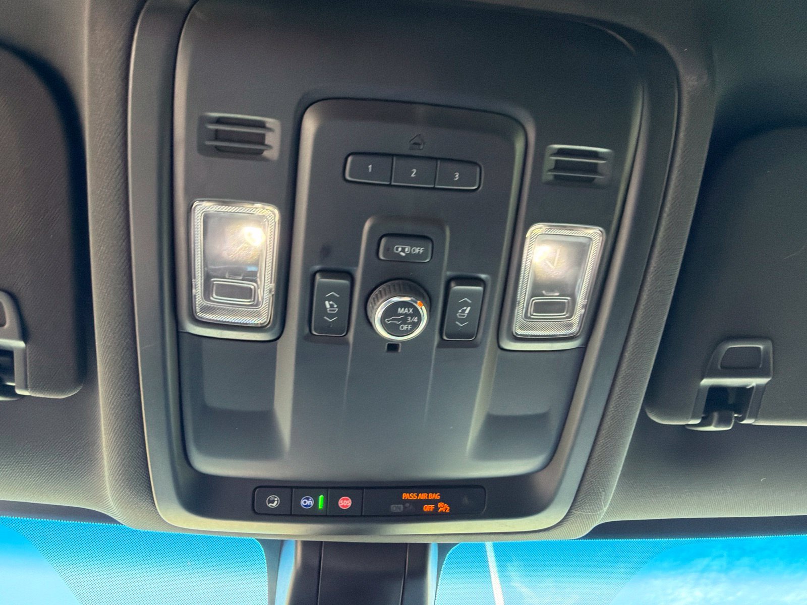 Used 2022 Chevrolet Suburban Premier AWD/4WD image 19