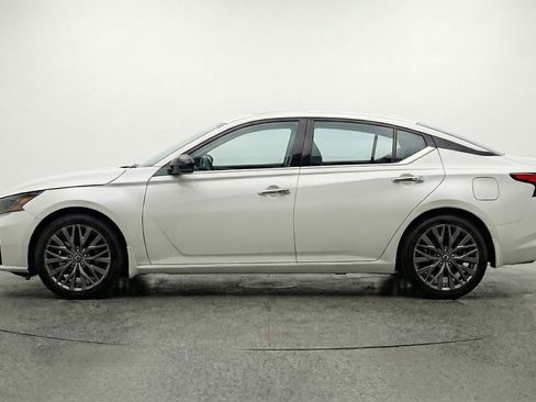 Used 2025 Nissan Altima 2.5 SV image 5