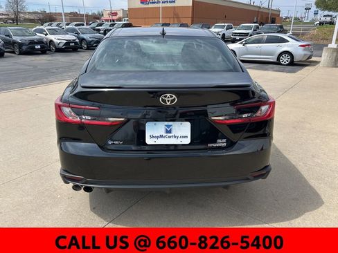 Used 2025 Toyota Camry SE image 10