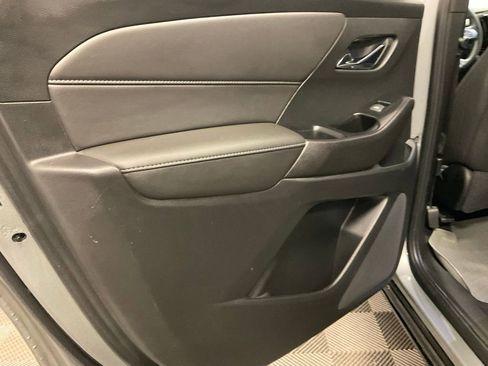 Used 2023 Chevrolet Traverse LT AWD/4WD image 28
