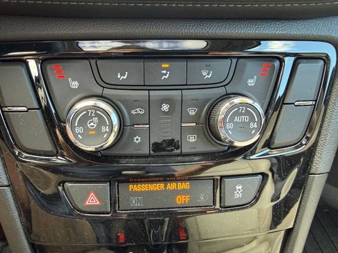 Used 2018 Buick Encore Essence AWD/4WD image 18