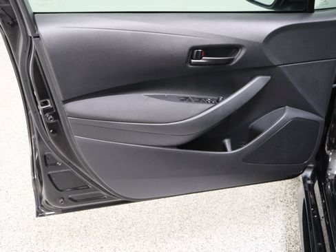 Used 2023 Toyota Corolla LE image 12