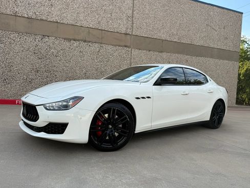 Used 2019 Maserati Ghibli S Q4 AWD/4WD image 2
