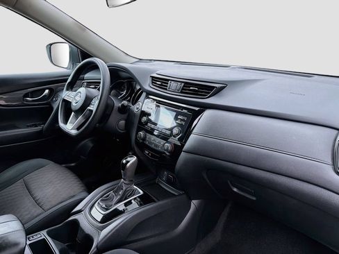 Used 2017 Nissan Rogue SV FWD image 30