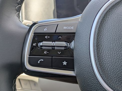 Used 2025 Kia Sorento SX FWD image 27