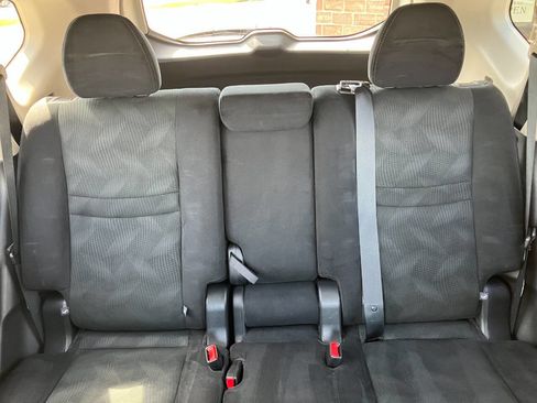 Used 2016 Nissan Rogue SV AWD/4WD image 20