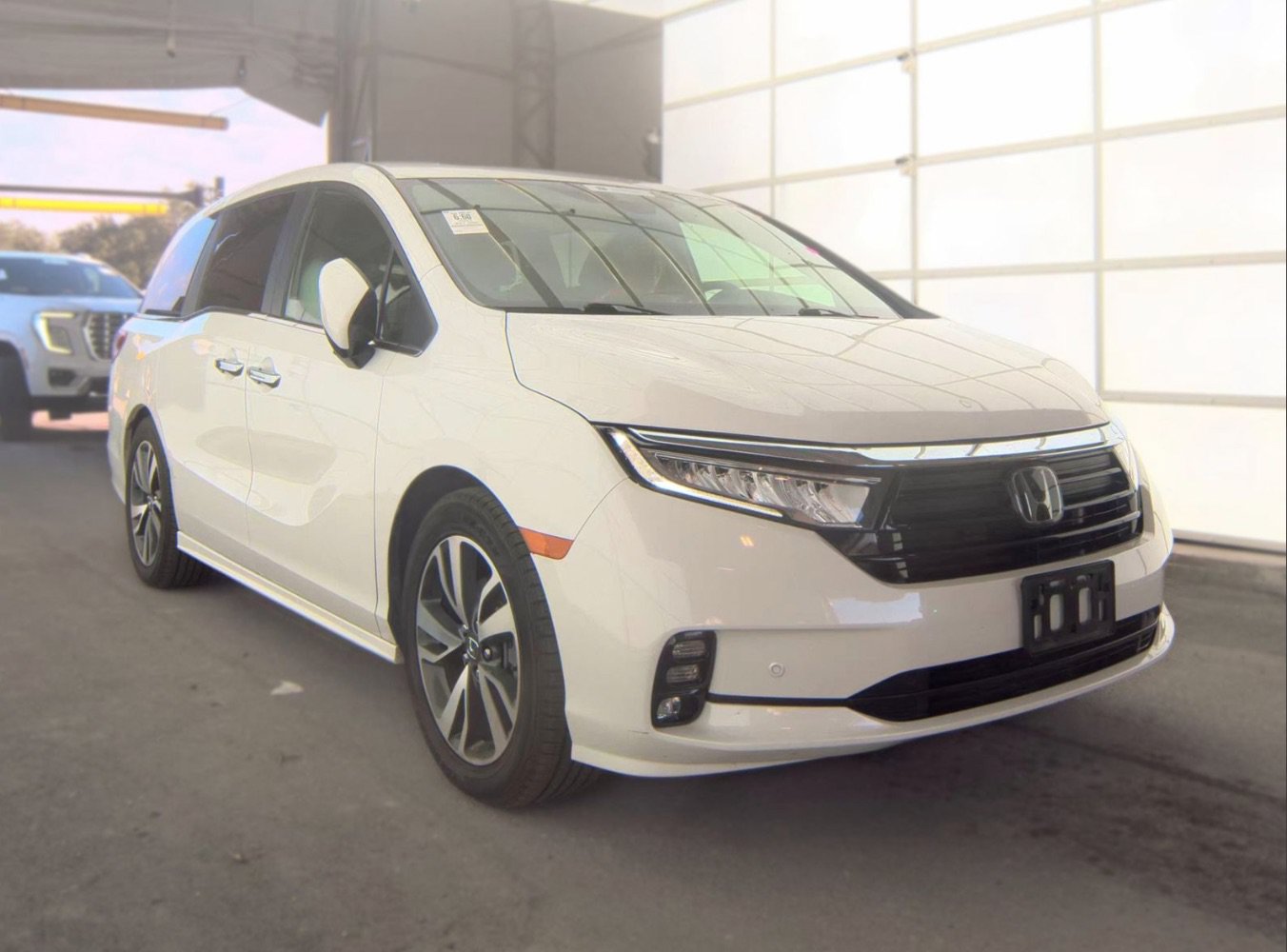Used 2022 Honda Odyssey Touring image 3